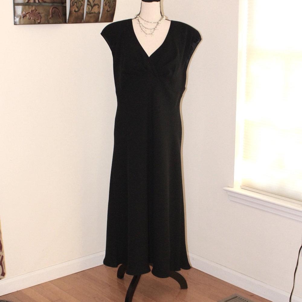 Jones New York, Black sweetheart cap sleeve special occasions dress